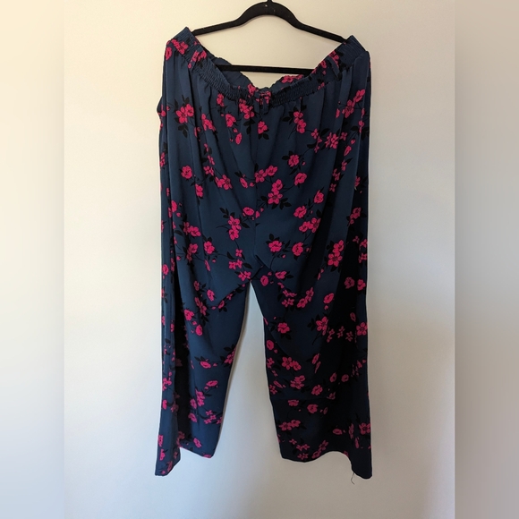 Torrid Wide Leg Floral Pant - Picture 2 of 3